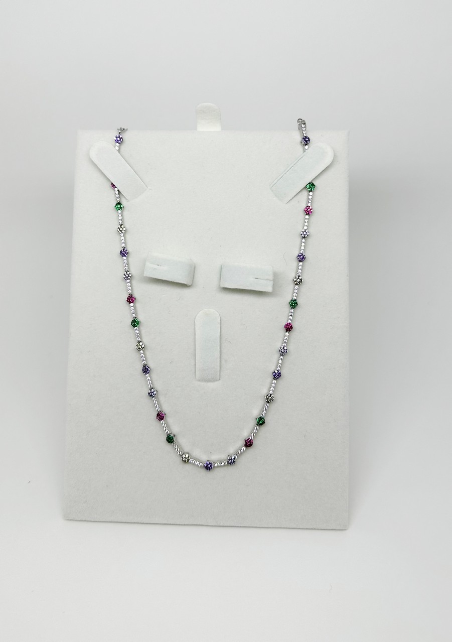 Colar Flores Cravejadas na Prata e Banho de Ouro