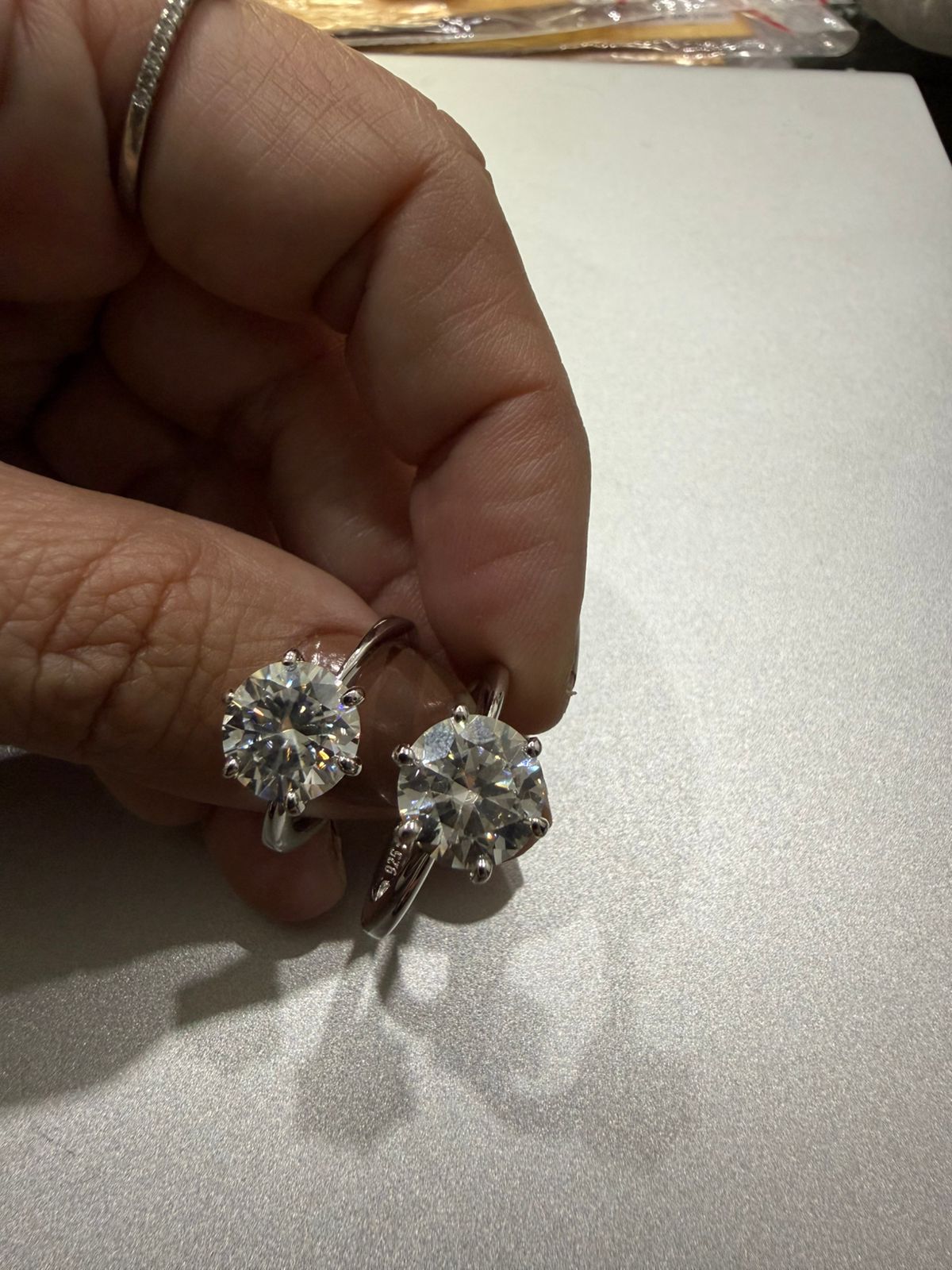 Anel em Prata com Banho de Ródio e Moissanite 9,5 mm