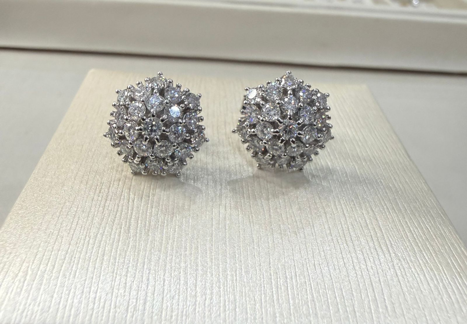 Brinco Chuveiro em Prata com Banho de Ródio e Moissanite